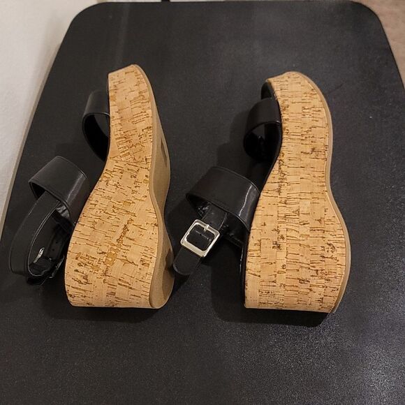 BRAND NEW WILD DIVA LOUNGS DOUBLE STRAP WEDGE SANDAL - Picture 11 of 16